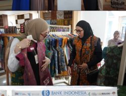 *Ratusan Peserta HUT REI Kunjungi Dekranasda Lampung, Produk Kriya, Wastra dan Kuliner Jadi Daya Tarik*