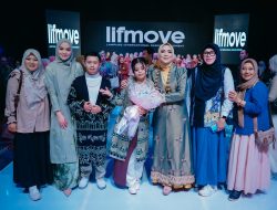 Ketua Dekranasda Provinsi Lampung Tampil di Catwalk, Tegaskan Dukungan bagi Kebangkitan Industri Kreatif Daerah